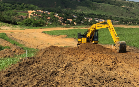 LOTEAMENTO E CONTEÇÃO DE TALUDE (4)